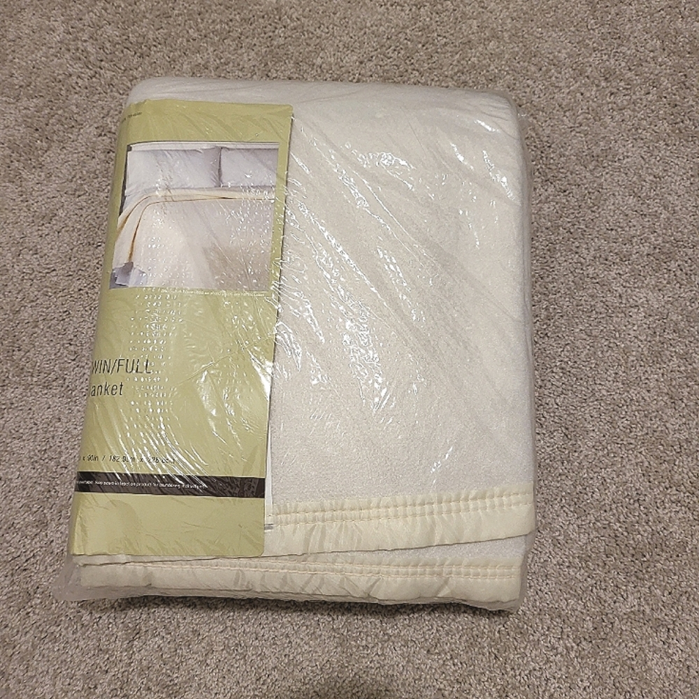 Vintage Owen Mfg Co. Blanket Full Twin Size 72"x90" Off White